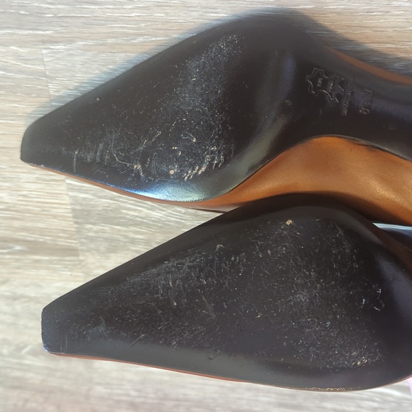 St. John Brown leather pointy toe heels - Picture 6 of 6